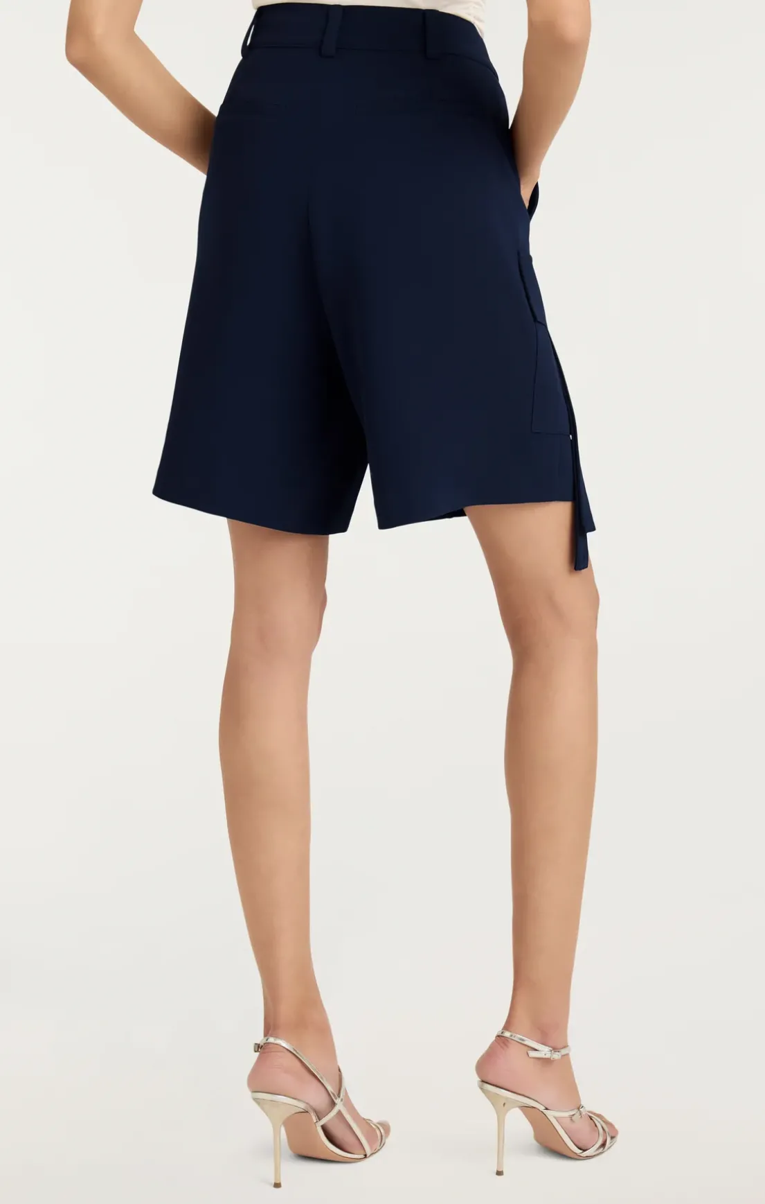 Crepe Odilia Short